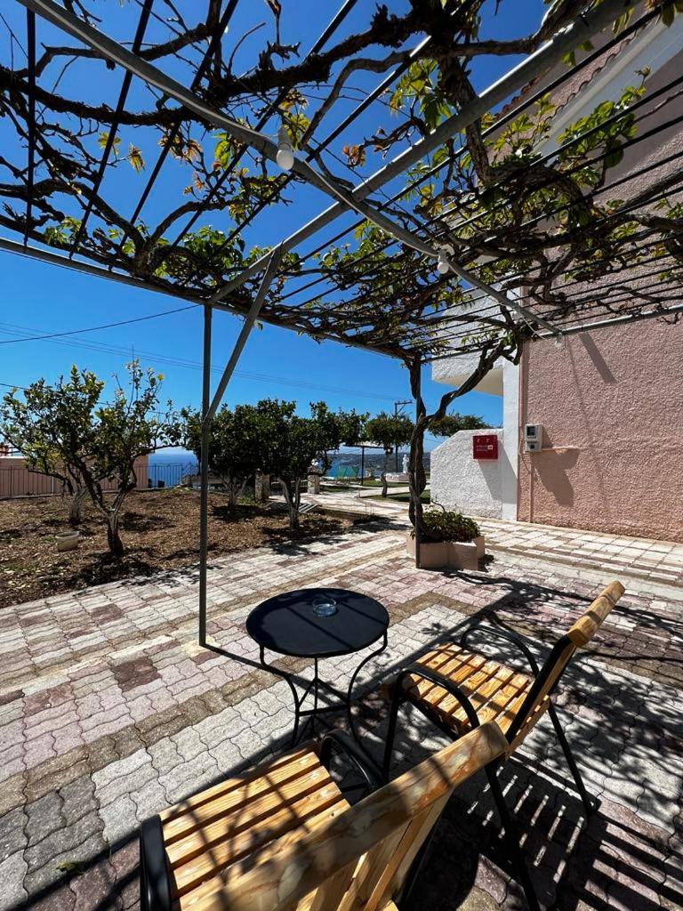 Ocean Front Studios 77 Lourdata  Exterior photo
